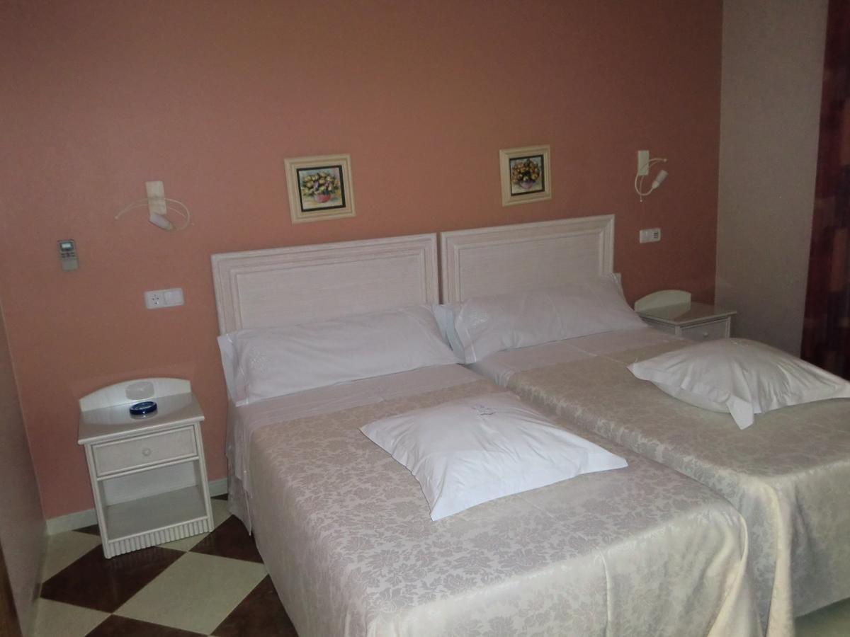 Hotel Gasaqui Ayelo de Malferit الغرفة الصورة